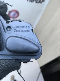 Кнопка регулировки сидения Mercedes W203 2108213781
